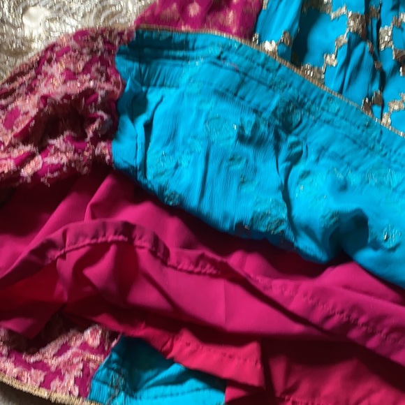 Gorgeous girls’ formal 2 pc outfit - Picture 7 of 15